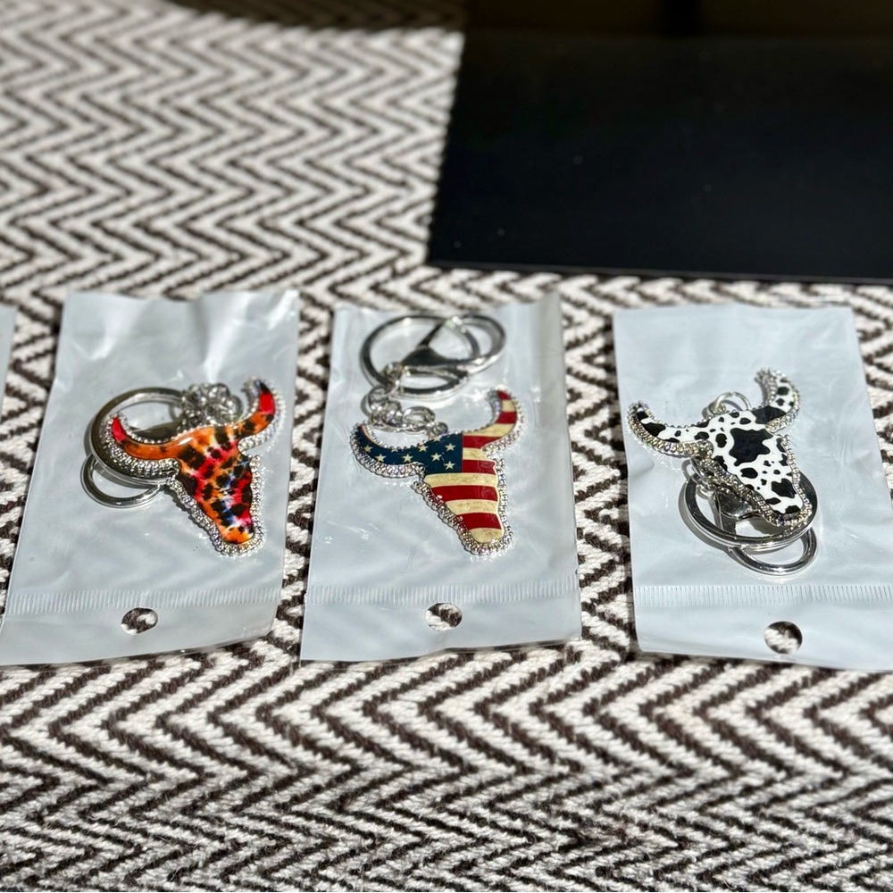 ❤️Buy Now❤️Western Bull Skull Enamel Bag Charm / Keychain - Picture 12 of 16